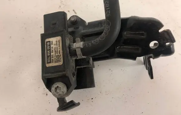 Audi A6 C7 Vacuum valve 03L906051B