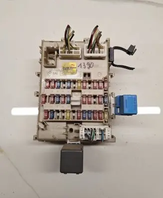 Nissan Almera N16 Fuse box set 243505M300