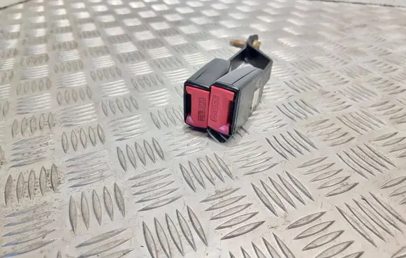 Ford Explorer Middle seatbelt buckle (rear) 0408841 8168617aa