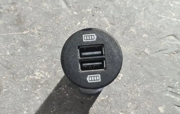 Porsche Macan (95B) USB socket connector 95B035222