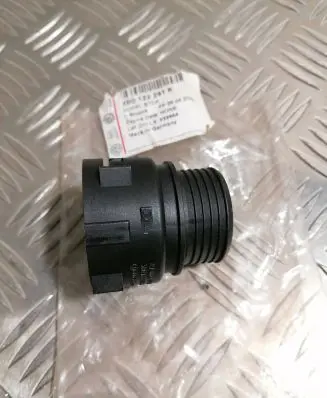 Audi A8 S8 D3 4E Engine coolant pipe/hose 3B0122291K