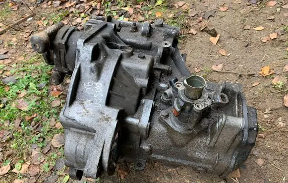 Volkswagen PASSAT B4 Manual 5 speed gearbox AME
