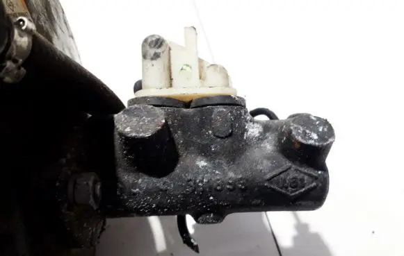 Renault Scenic I Master brake cylinder 311893