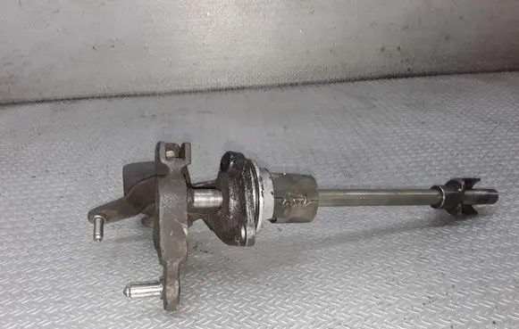 Volkswagen Golf IV Gear selector/shifter in gearbox 1K0711046J