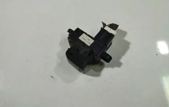 Nissan Qashqai Electric window control switch 25411JD000