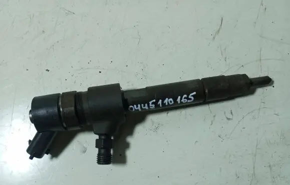 Opel Zafira B Fuel injector 0445110165