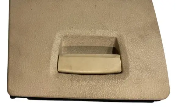Glove box