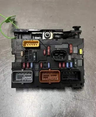 Peugeot 207 Fuse box set 9664055780L11