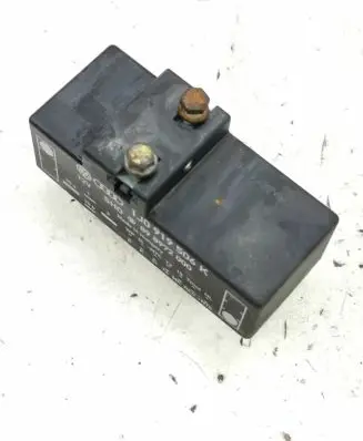 Audi TT Mk1 Coolant fan relay 1J0919506K 898972000