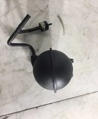 Vacuum air tank