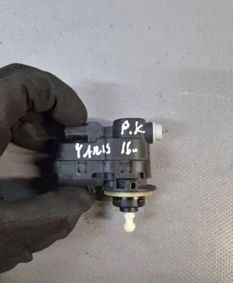 Toyota Yaris Headlight level adjustment motor 92000866