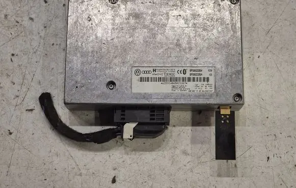Audi A4 S4 B7 8E 8H Bluetooth control unit module 8P0862335H