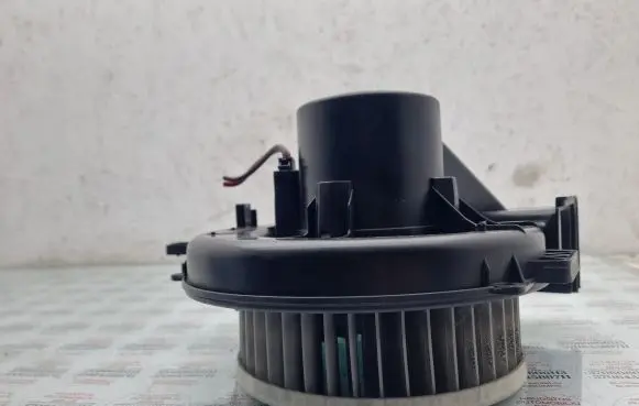 Volkswagen Fox Heater fan/blower 6Q1819015G