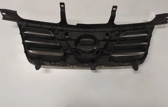 Nissan X-Trail T30 Front bumper upper radiator grill 623108H700 K74112