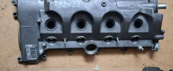 Toyota Avensis T250 Engine head 112010R010