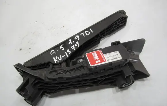 Volkswagen Golf V Accelerator throttle pedal 1K1721503M 6PV00889000