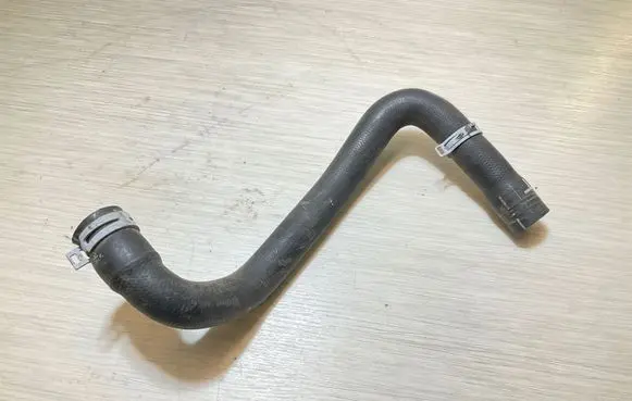Ford Kuga II Engine coolant pipe/hose FV418