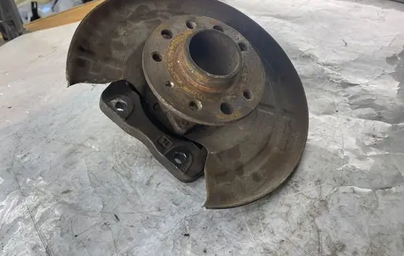 Opel Zafira B Rear wheel hub spindle/knuckle 