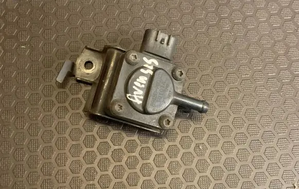 Toyota Avensis T250 Exhaust gas pressure sensor 8948020030