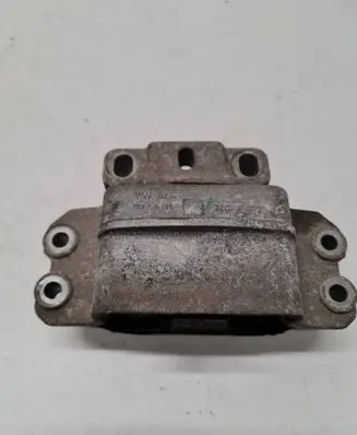 Engine mount bracket