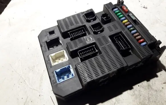 Peugeot 207 Comfort/convenience module 9659285480