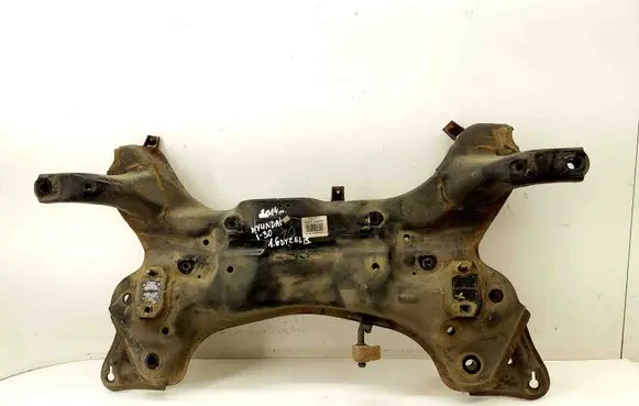 Hyundai i30 Front subframe 62401A6800