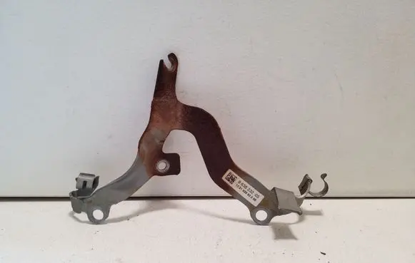 BMW 3 G20 G21 Muffler mount bracket/holder 8650835