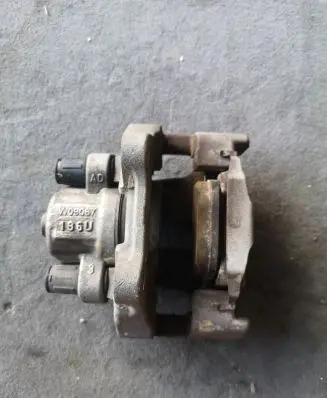 BMW 4 F32 F33 Rear brake caliper W09057 N09067