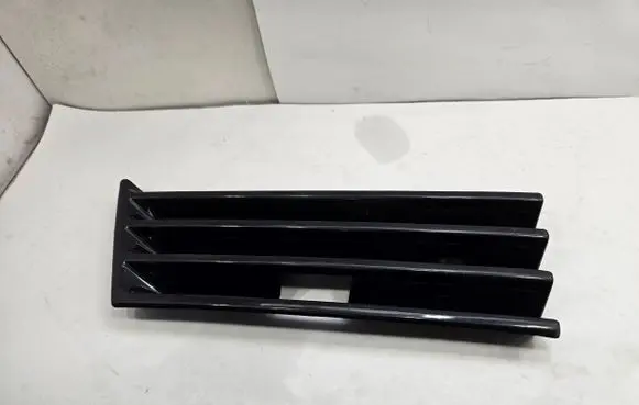 Mercedes-Benz E W210 Front tow hook cap/cover 