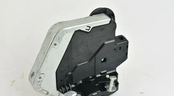 Toyota Land Cruiser (J150) Rear door lock 6905012410