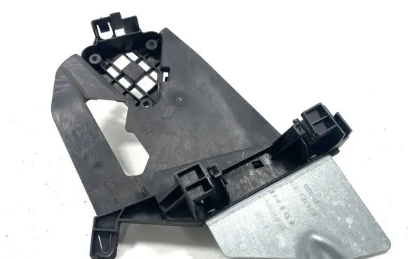 Rear door exterior handle/bracket