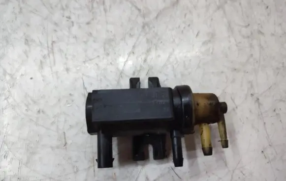 Mercedes-Benz E C207 W207 Turbo solenoid valve A0091533128
