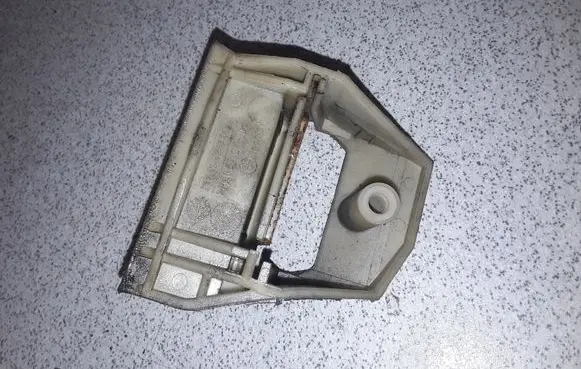 Radiator mount bracket