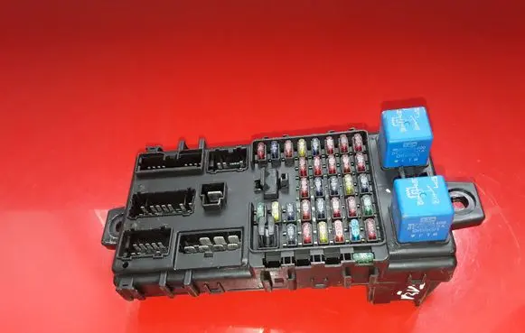 Hyundai Trajet Fuse module AK7127 01304D