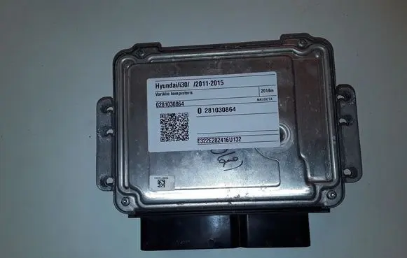 Hyundai i30 Engine control unit/module 0281030864