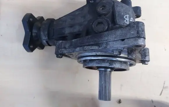 Nissan Qashqai Gearbox transfer box case 067022 JDG00