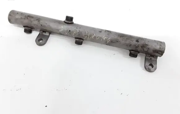 Jeep Grand Cherokee (WK) Fuel main line pipe A6420700695 10016135