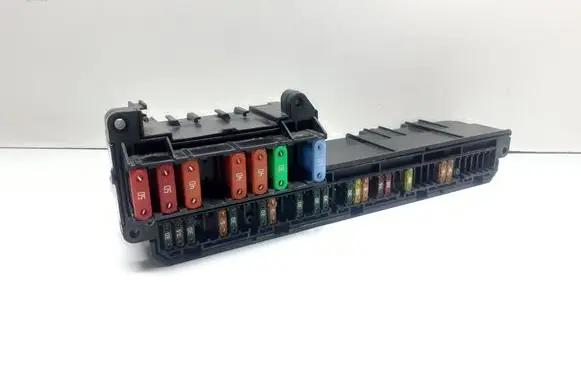 BMW 5 E60 E61 Fuse module 6957330 61146957330