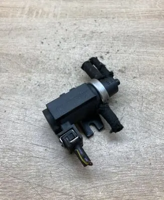 Audi A6 S6 C5 4B Vacuum valve 1H0906627 72190320