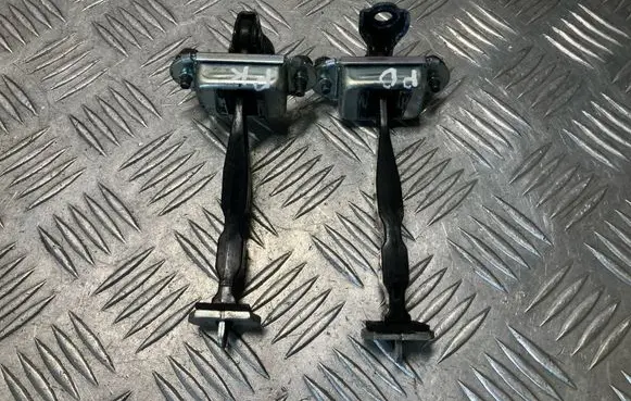 Nissan Juke I F15 Front door check strap stopper 