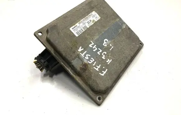 Ford Fiesta Engine control unit/module 6s6112a650fh k3242