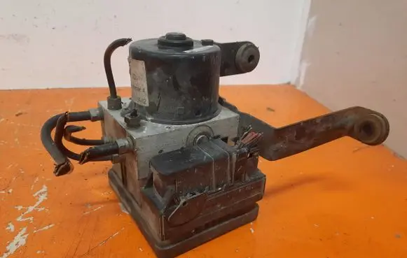Ford Focus C-MAX ABS Pump 10096001153