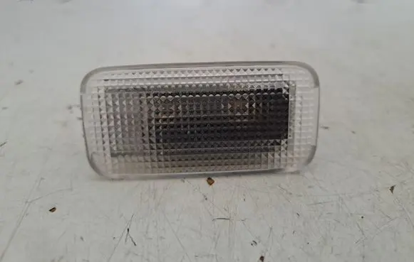 Toyota Avensis T270 Front door interior light 8133005050