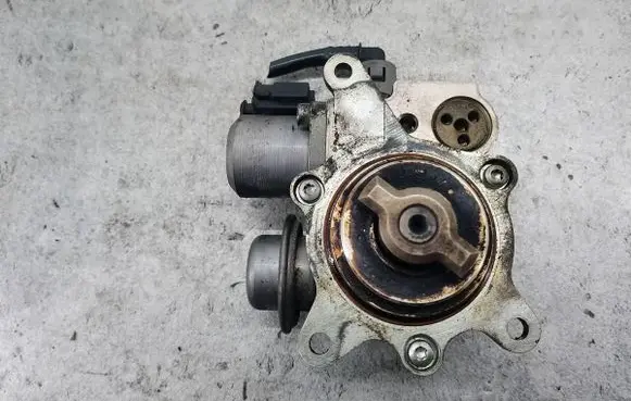 Citroen C4 Grand Picasso Fuel injection high pressure pump V758887980