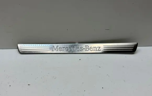 Mercedes-Benz GLE W167 Front sill trim cover A1676861300 ZGS002