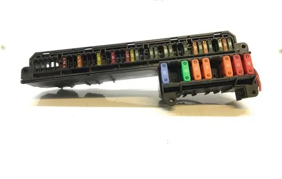 BMW 5 E60 E61 Fuse box set 15713290 6957330 K4086