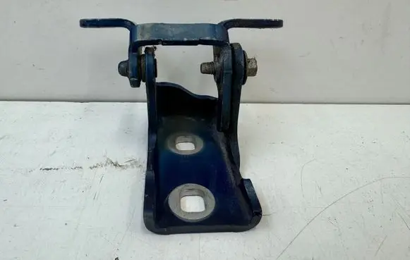 Opel Insignia A Rear door lower hinge ES03A046574