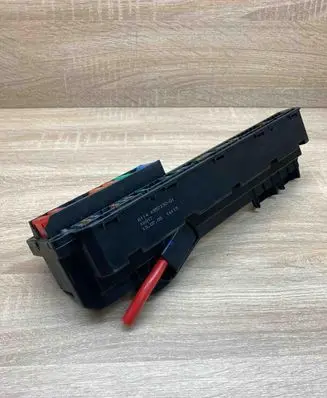 BMW 5 E60 E61 Fuse module 6957330