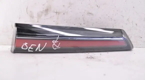 Opel Mokka B Tailgate rear/tail lights 9833944580