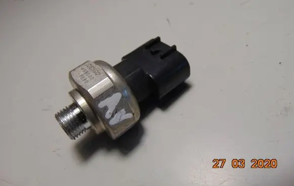 Toyota Avensis T270 Air conditioning (A/C) pressure sensor 4990007880